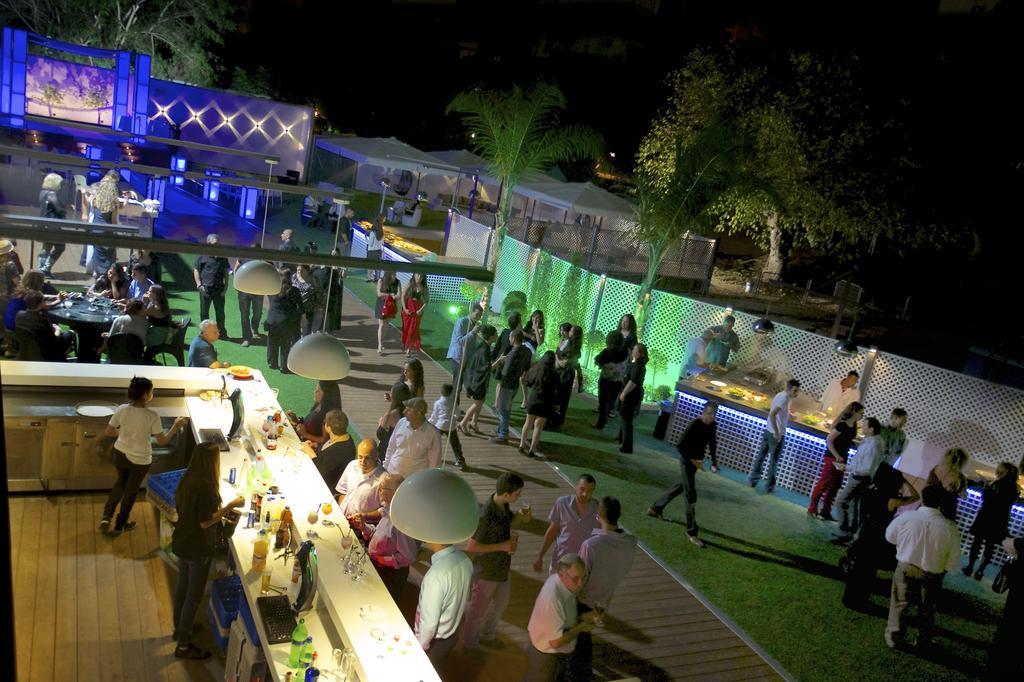 Avia Hotel & Resort Yehud-Monosson Exterior photo