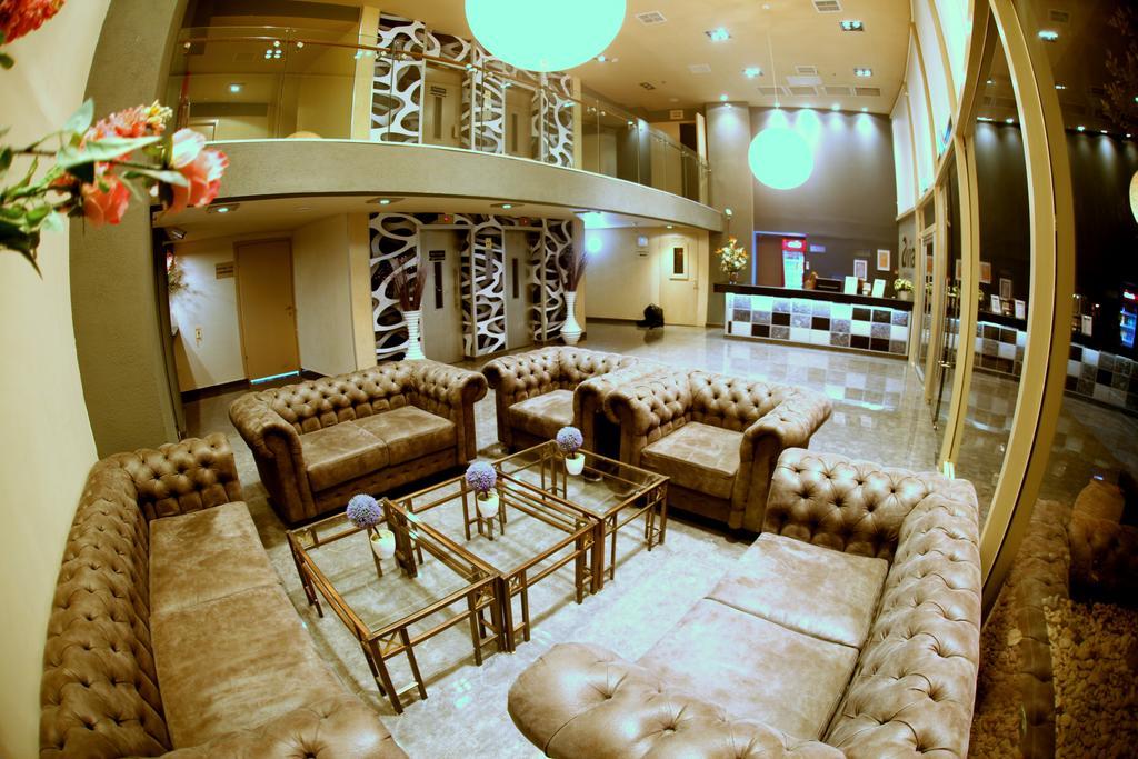 Avia Hotel & Resort Yehud-Monosson Exterior photo