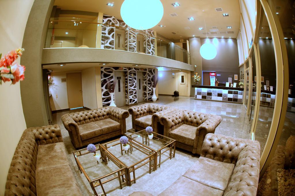 Avia Hotel & Resort Yehud-Monosson Exterior photo