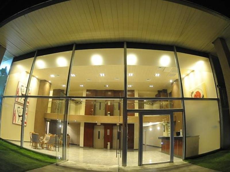 Avia Hotel & Resort Yehud-Monosson Exterior photo