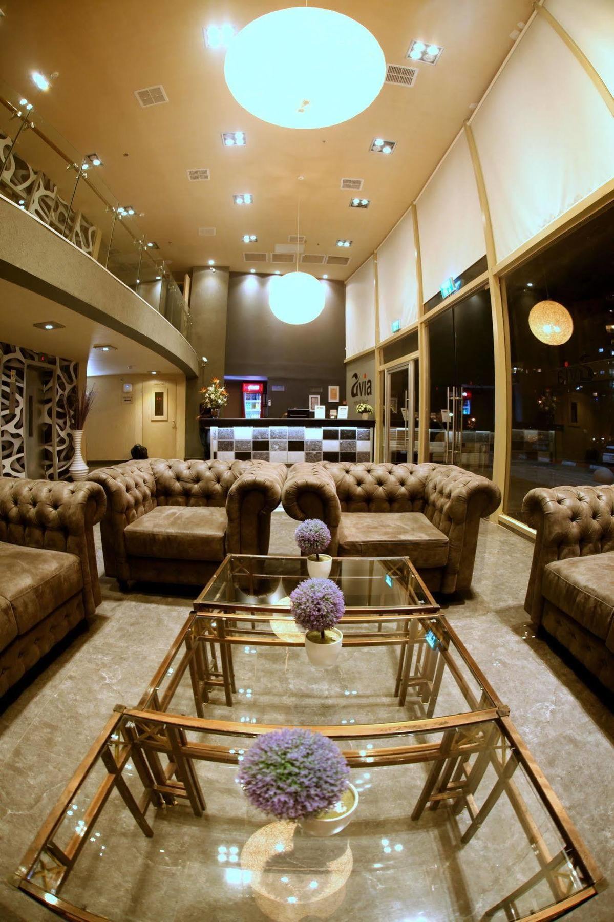 Avia Hotel & Resort Yehud-Monosson Exterior photo